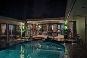 Pool house beachfront resort like White Rock
